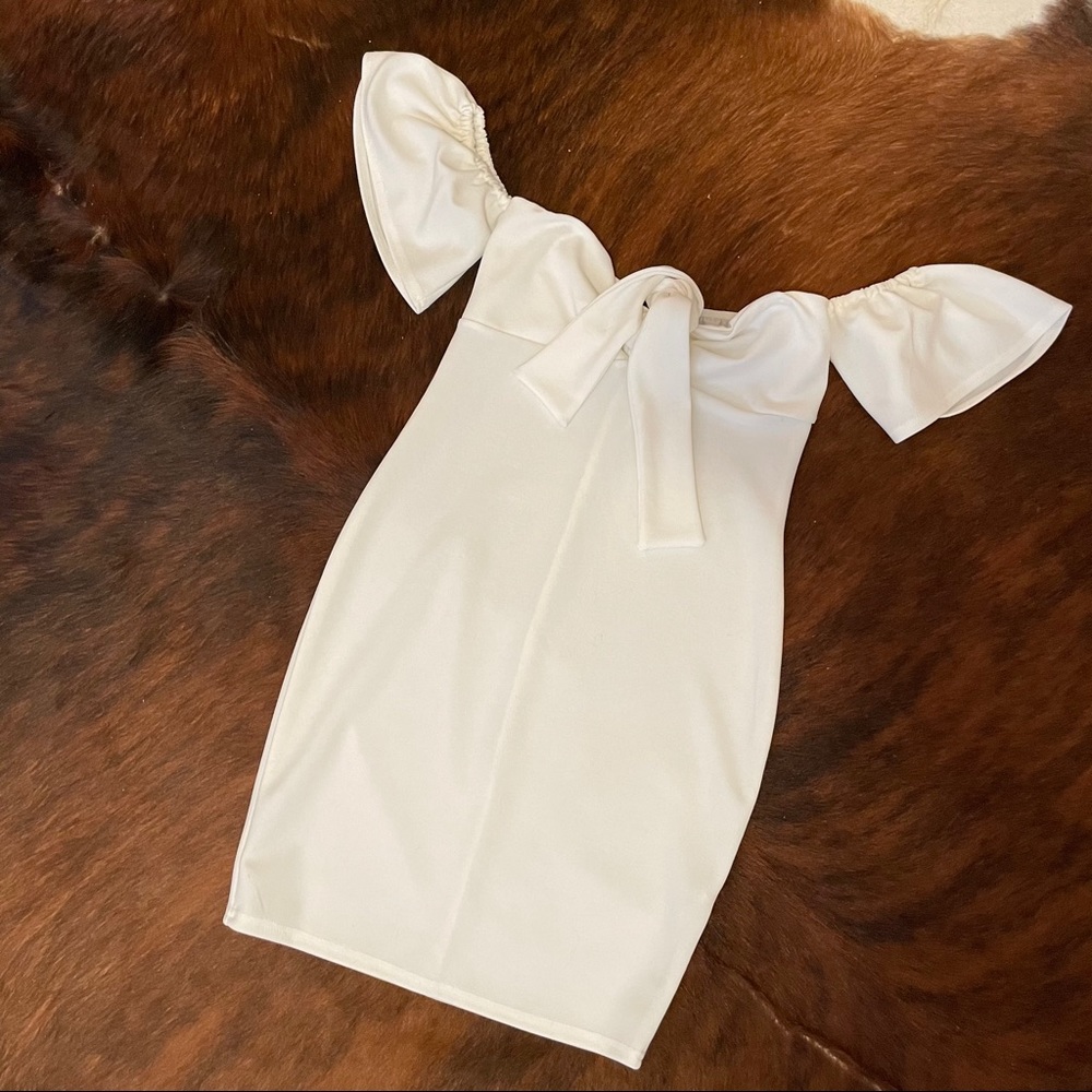 Nasty Gal White Off The Shoulder Dress sz 6